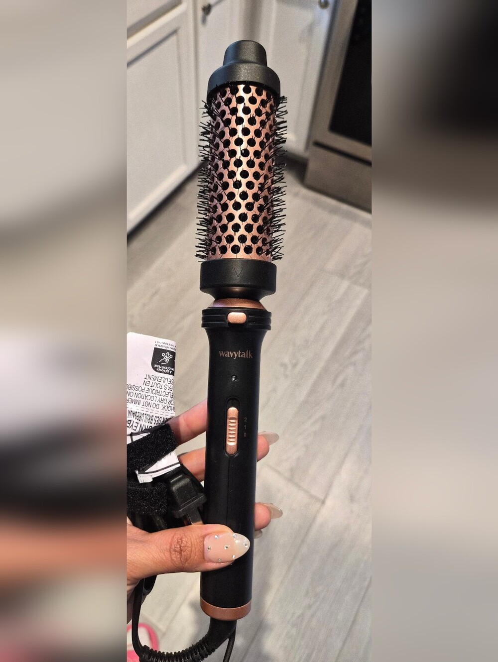 Wavytalk Rose Gold and Black Heated Round Styling Brush - Picture 1 of 3